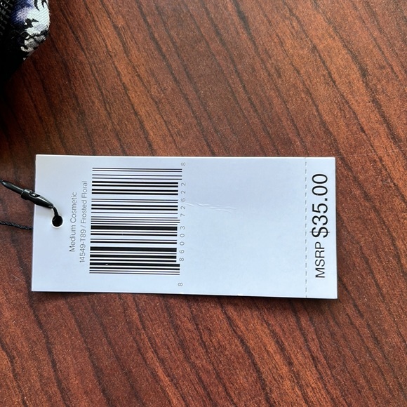 Vera Bradley, make up bag. - Picture 2 of 7